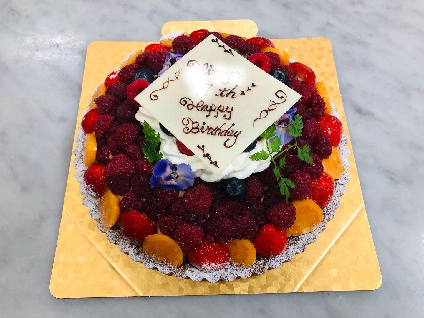 デコレーションケーキ