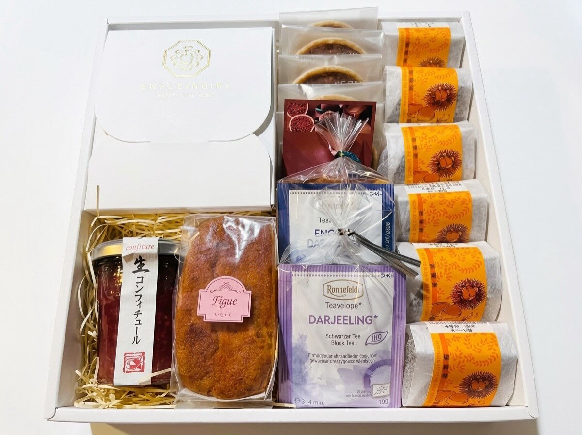 【特別な日のギフトに✨ 贅沢スイーツ＆紅茶セット】